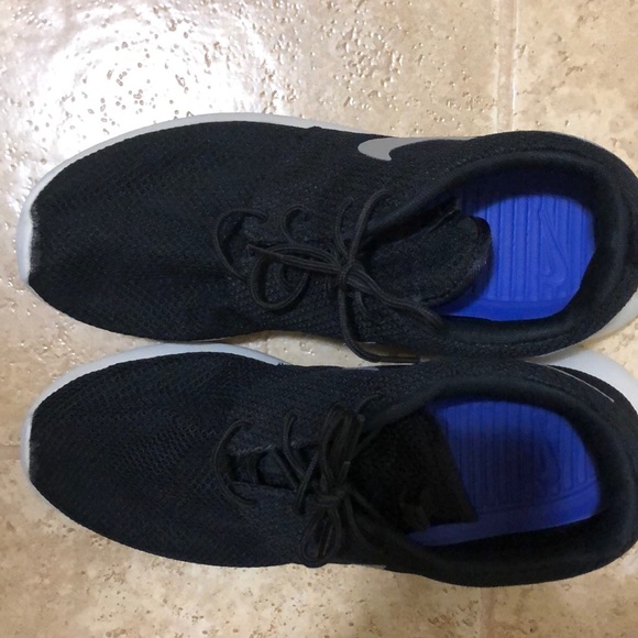 Nike Roche - Picture 2 of 4